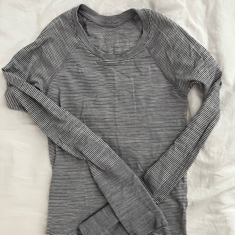 Lululemon black and white striped swiftly tech long sleeve
